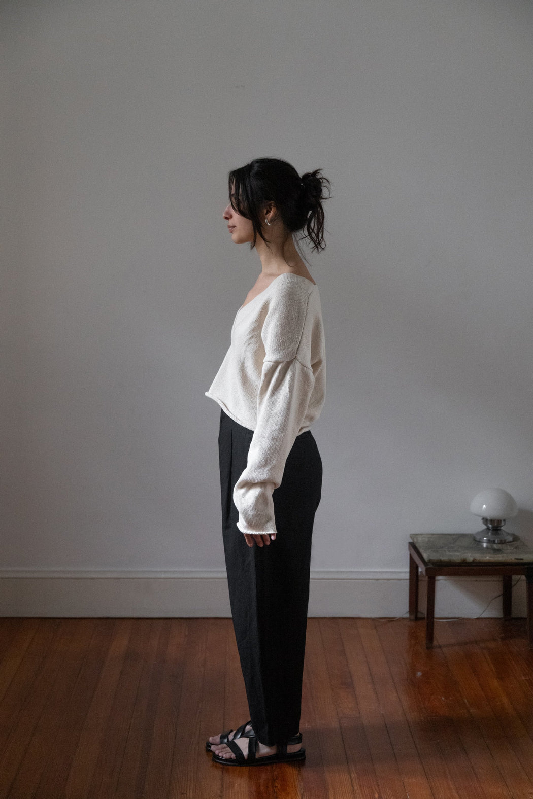 V-NECK CROP SWEATER | ECRU