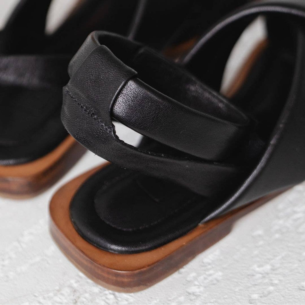 The Comfort Sandal | Black