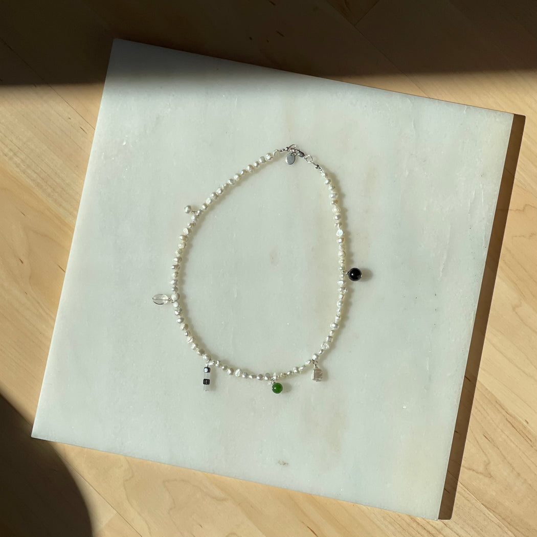 FROSTED PEARL CHARM NECKLACE