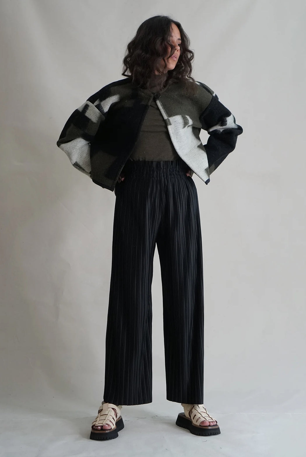 PLEATED PULL ON SADIE PANT
| BLACK