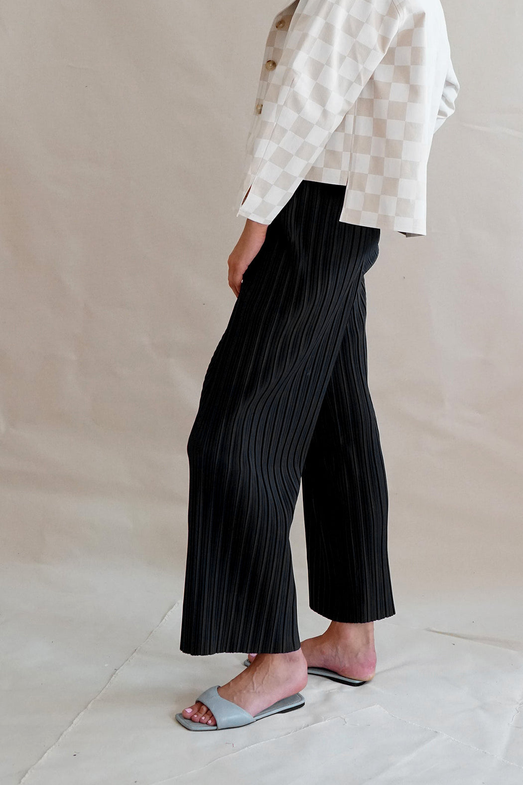 PLEATED PULL ON SADIE PANT
| BLACK