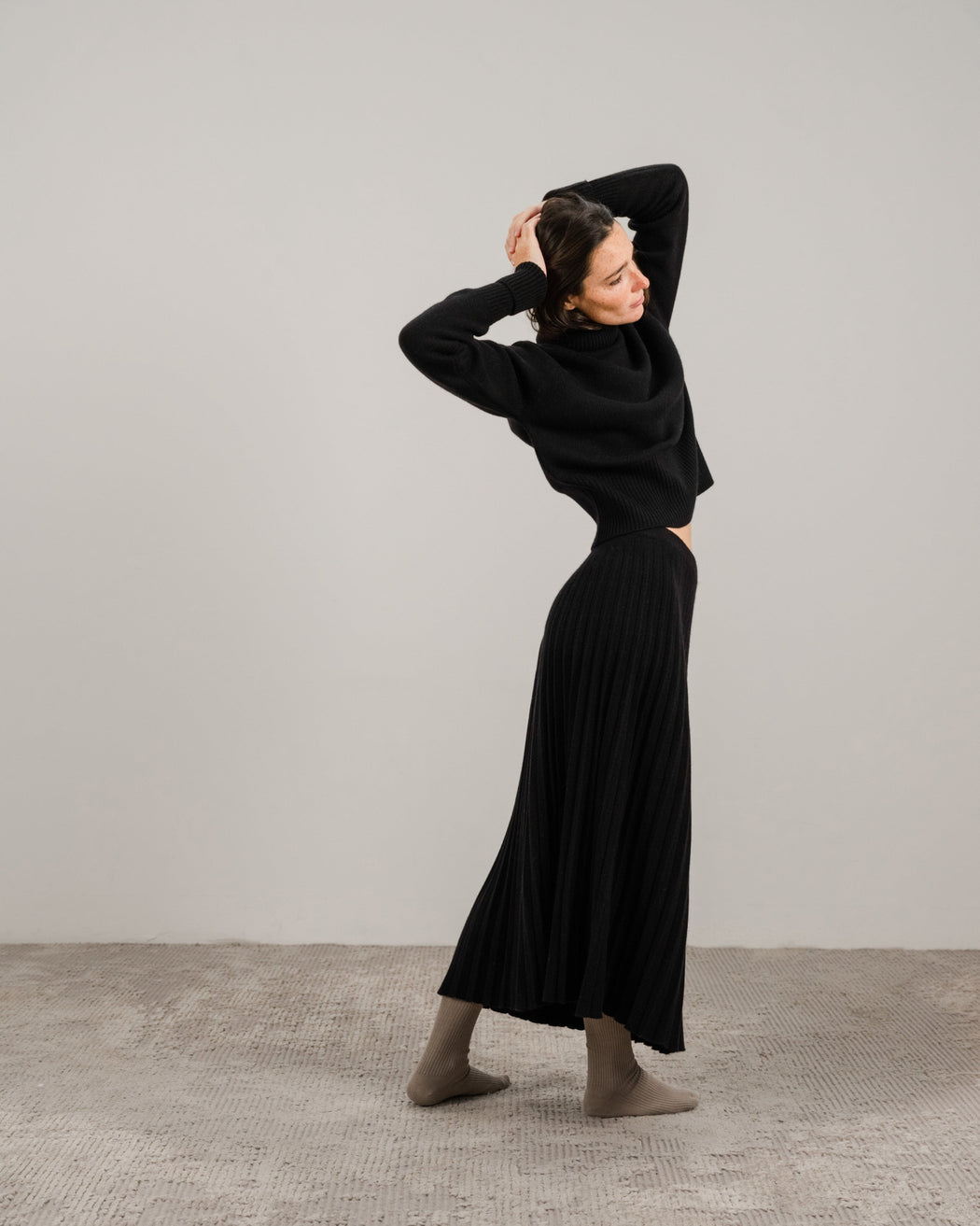 Cashmere Mix Pleated Skirt | Black