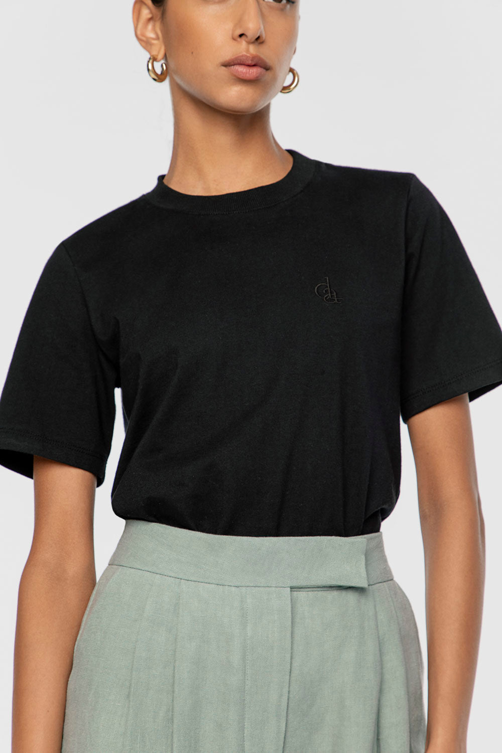 ESSENTIAL ORGANIC COTTON T-SHIRT | BLACK