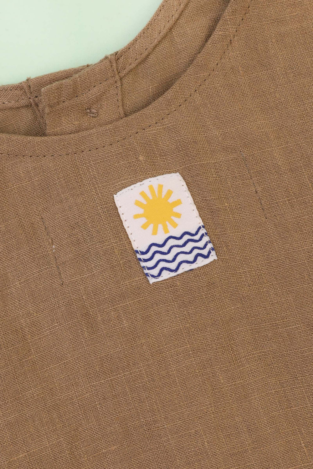 BASIC BUTTON FRONT TANK | STONE