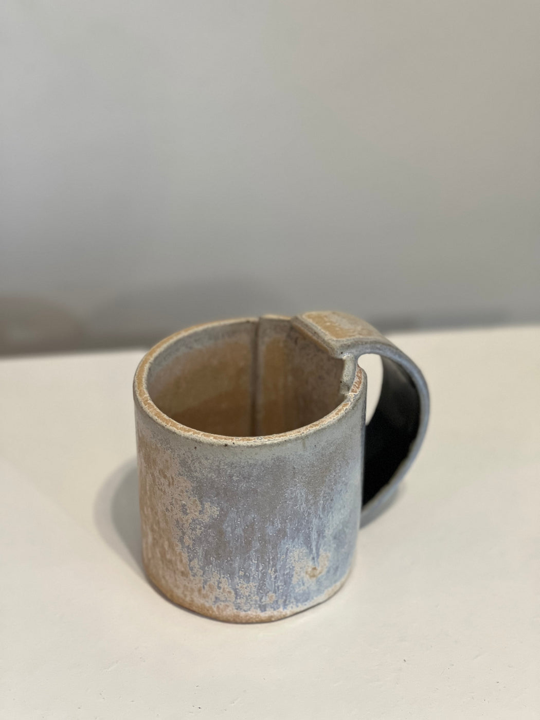 Sabia Taza Stoneware Mug | Beige & Black Handle