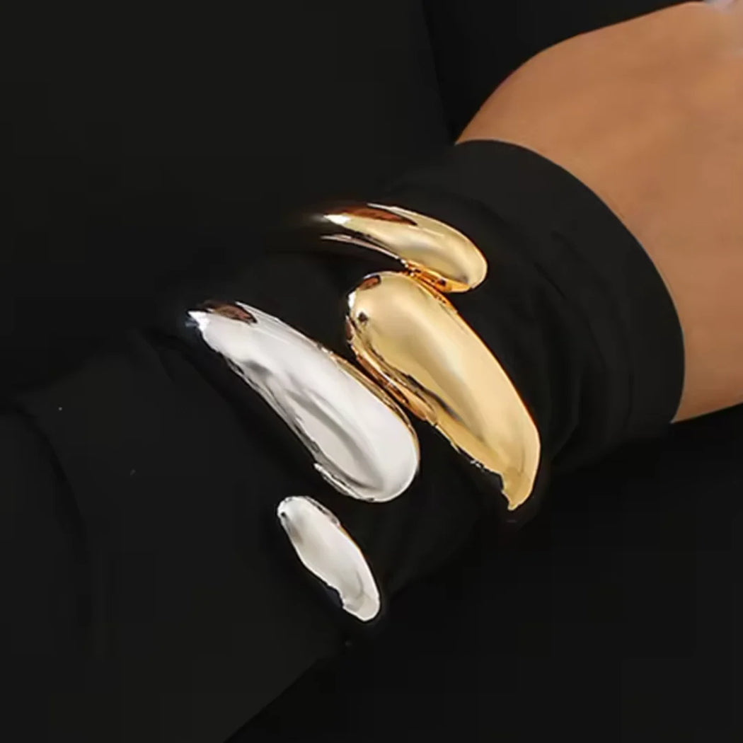 The Overlap Cuff Bracelet | Gold