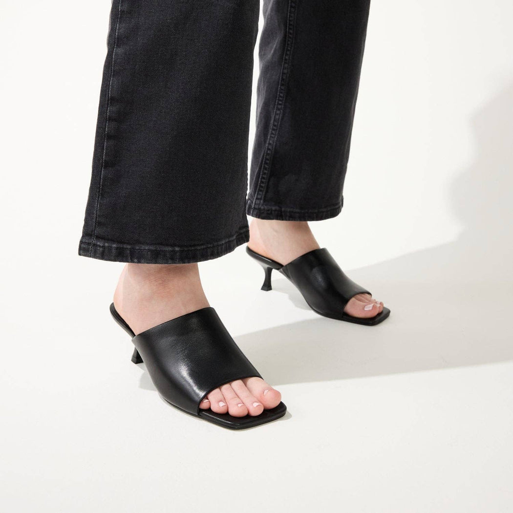 WREN | BLACK LEATHER