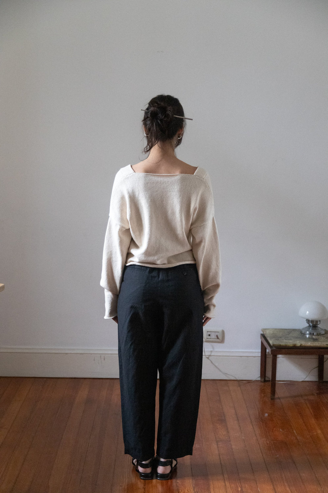 V-NECK CROP SWEATER | ECRU