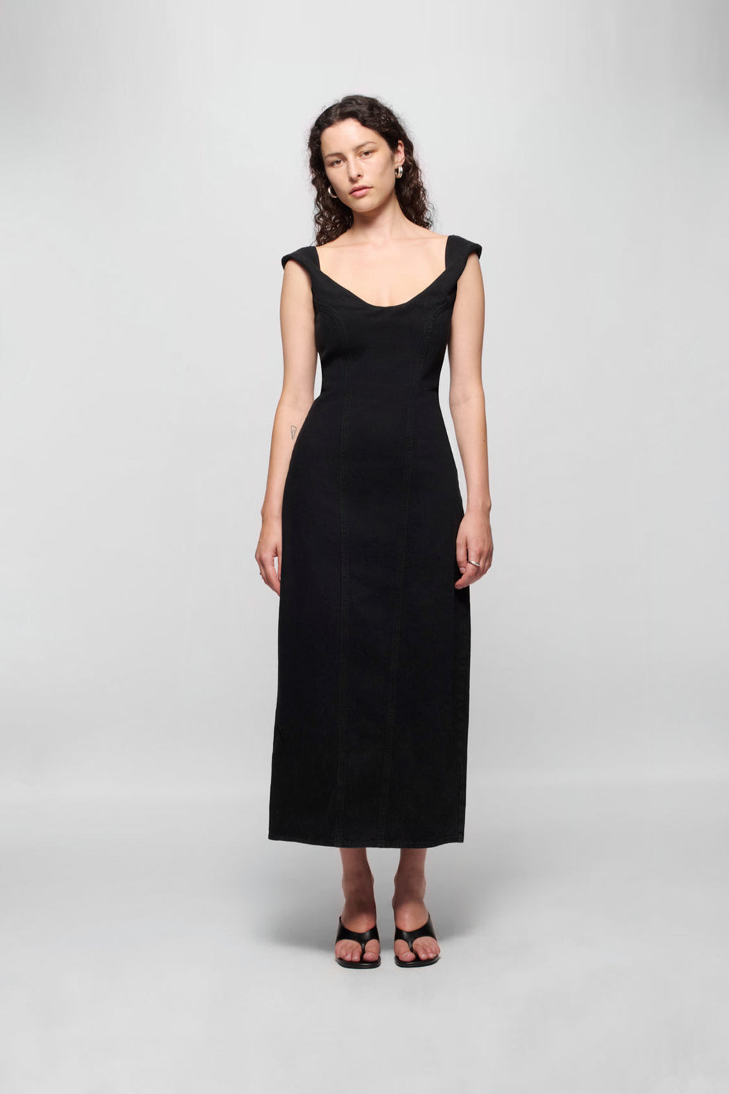 Suave Dress | One Year Black