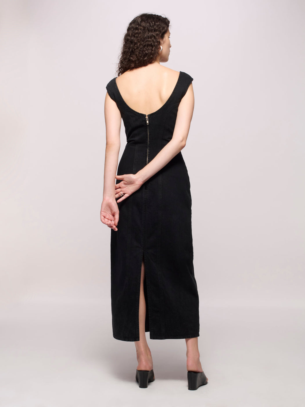 Suave Dress | One Year Black
