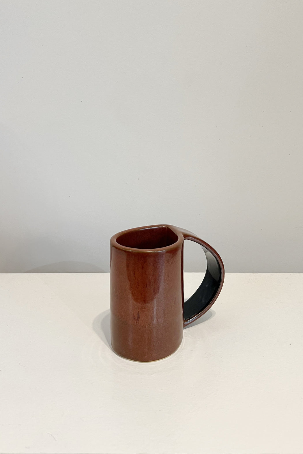 Cry Baby Taza Stoneware Mug | Brown