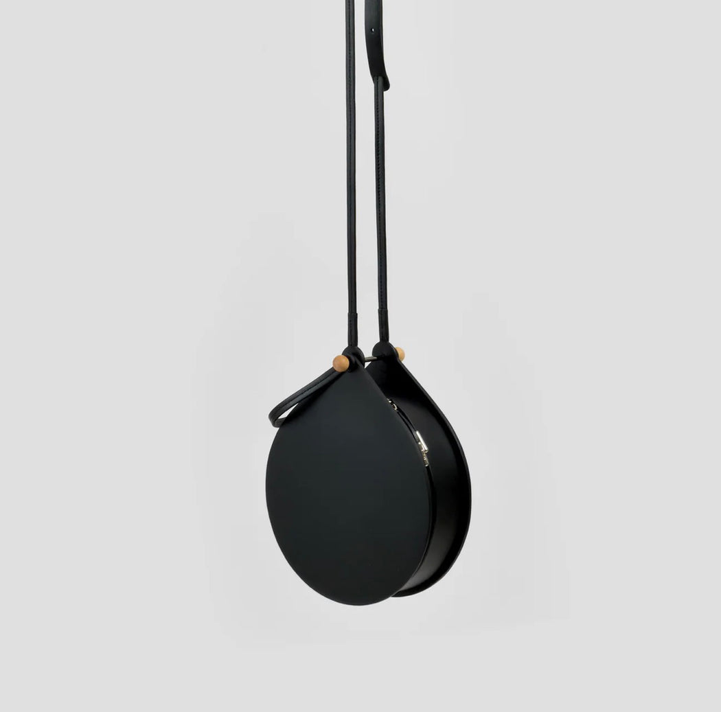002-1-2 Cornercircle L | Black