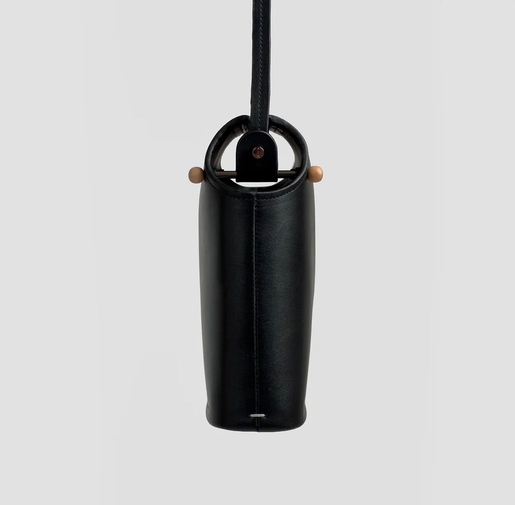 018 Monument | Black