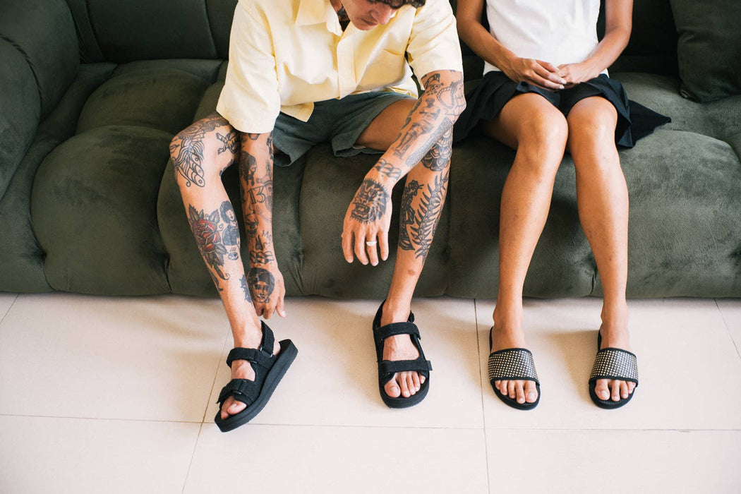 Weave Slides Sandals | Black Batit Dark
