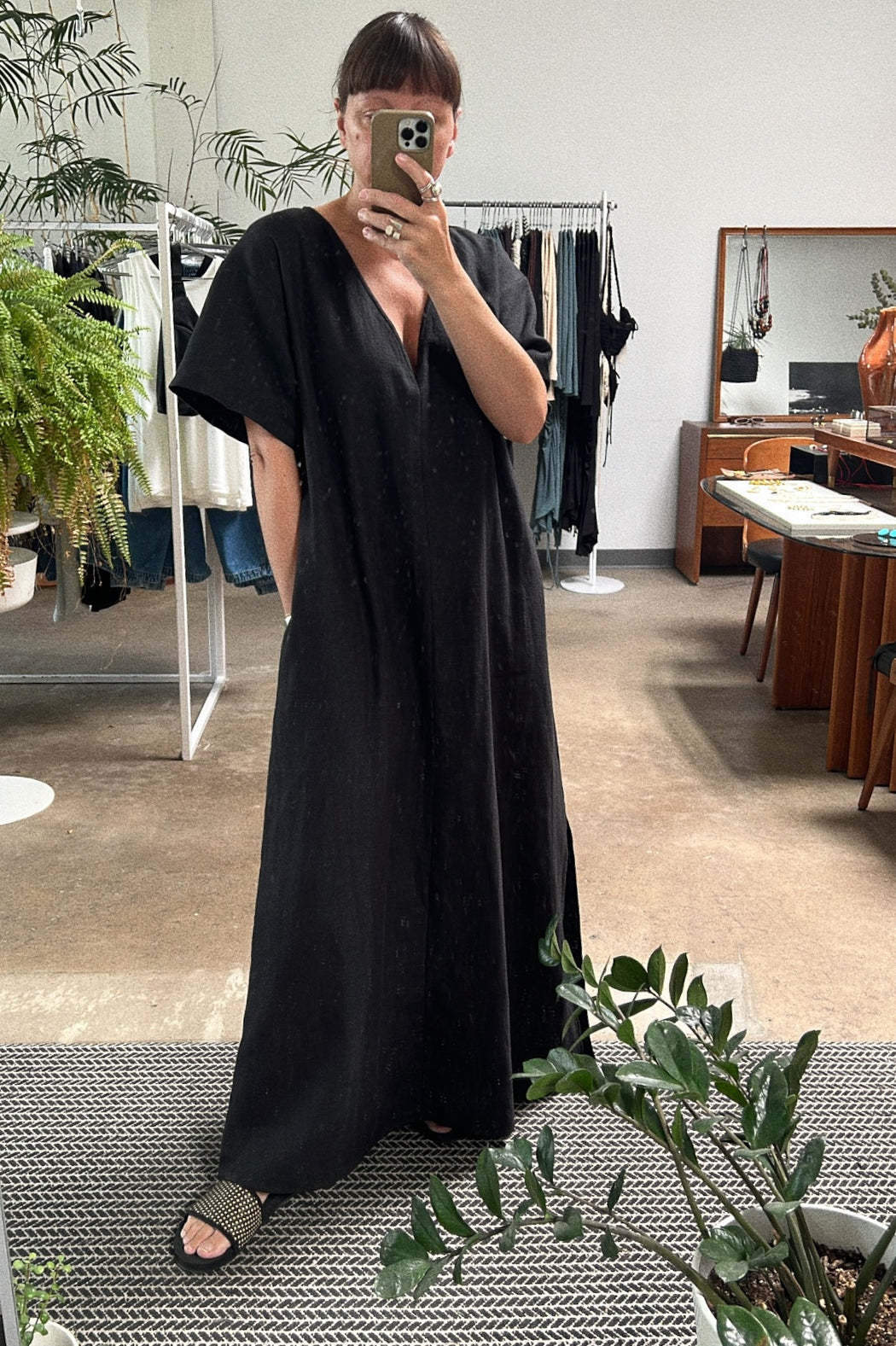 Essential V-Neck Maxi Dress | Black