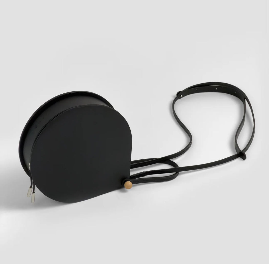 002-1-2 Cornercircle L | Black