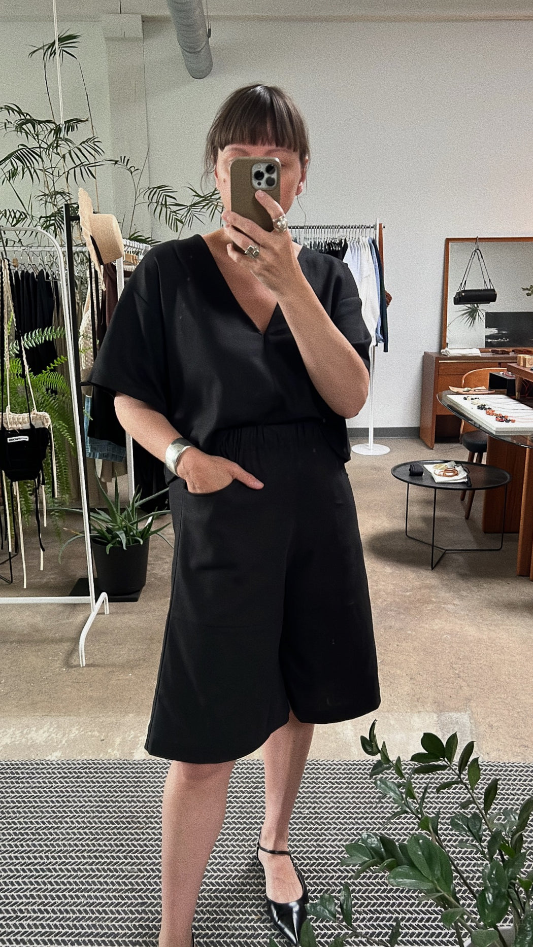 Modern Long Shorts | Black
