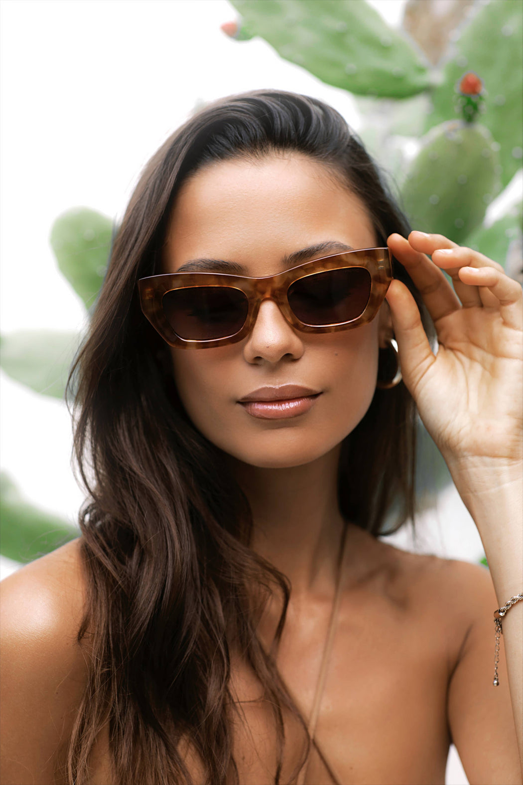 Selina Womens Acetate Cat Eye Sunglasses: Amber Tortoise