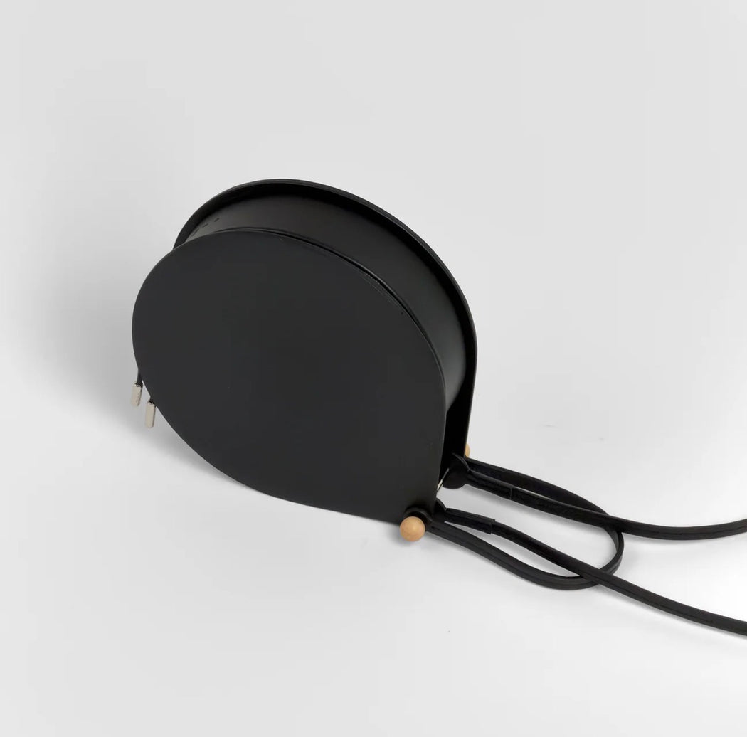 002-1-2 Cornercircle L | Black