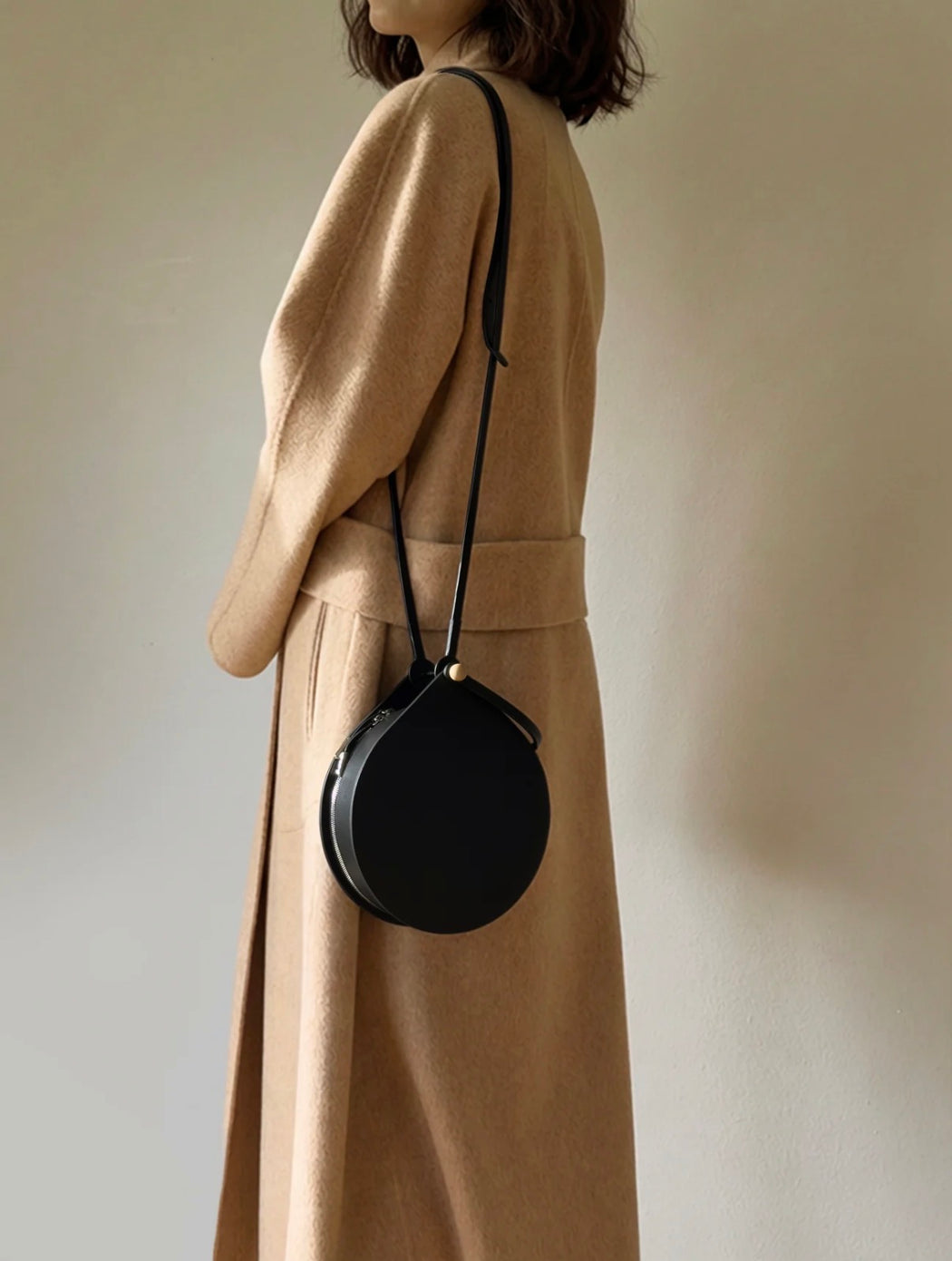 002-1-2 Cornercircle L | Black