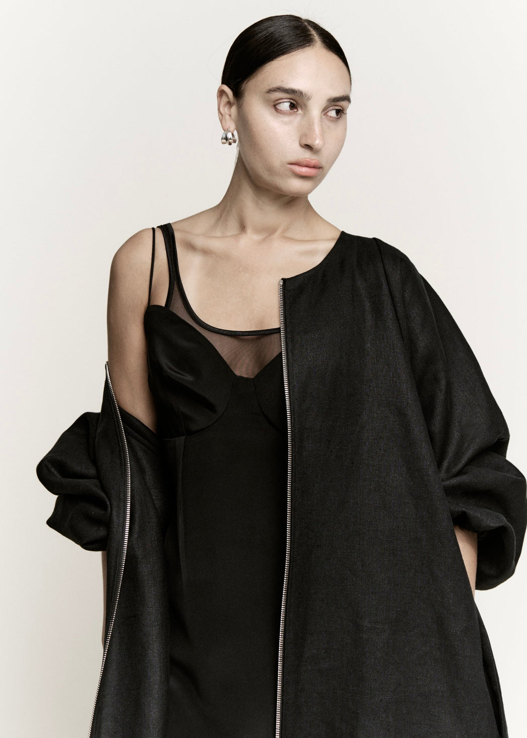 Linen O-Ring Coat | Black