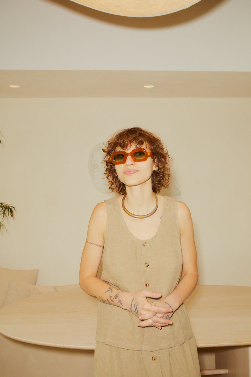 BASIC BUTTON FRONT TANK | STONE