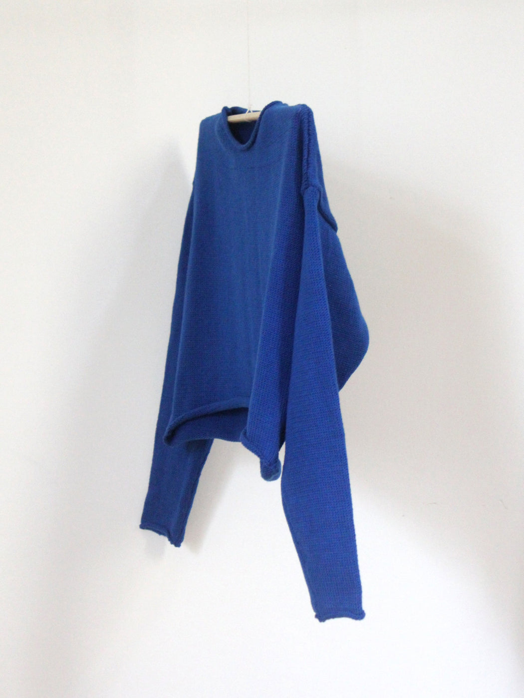 CROP SWEATER | BRIGHT BLUE