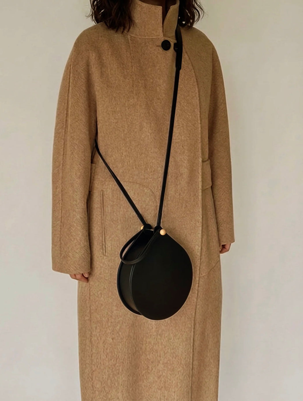 002-1-2 Cornercircle L | Black
