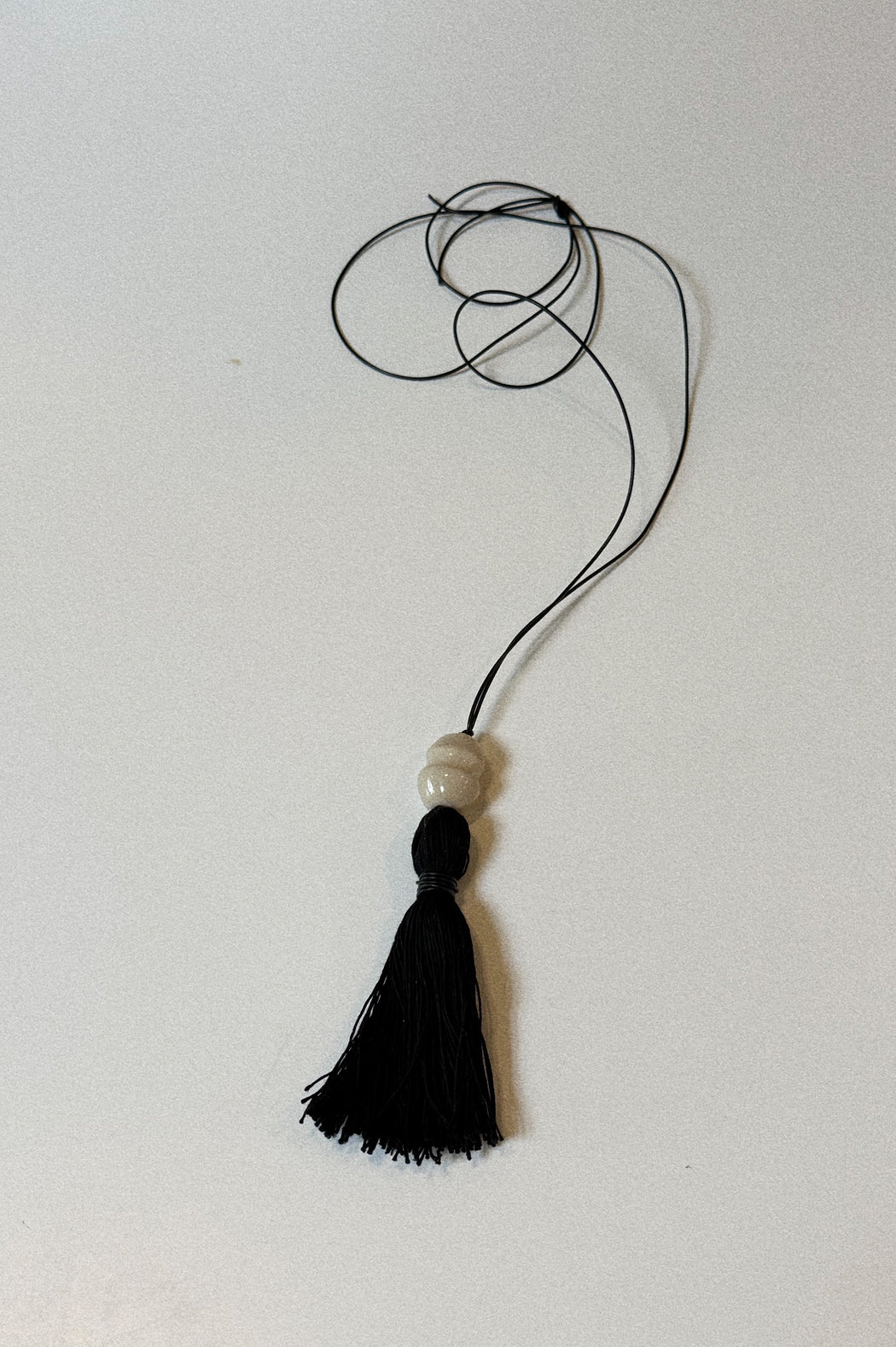 Sculpt Tassel Necklace | Ecru