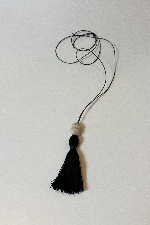 Sculpt Tassel Necklace | Ecru