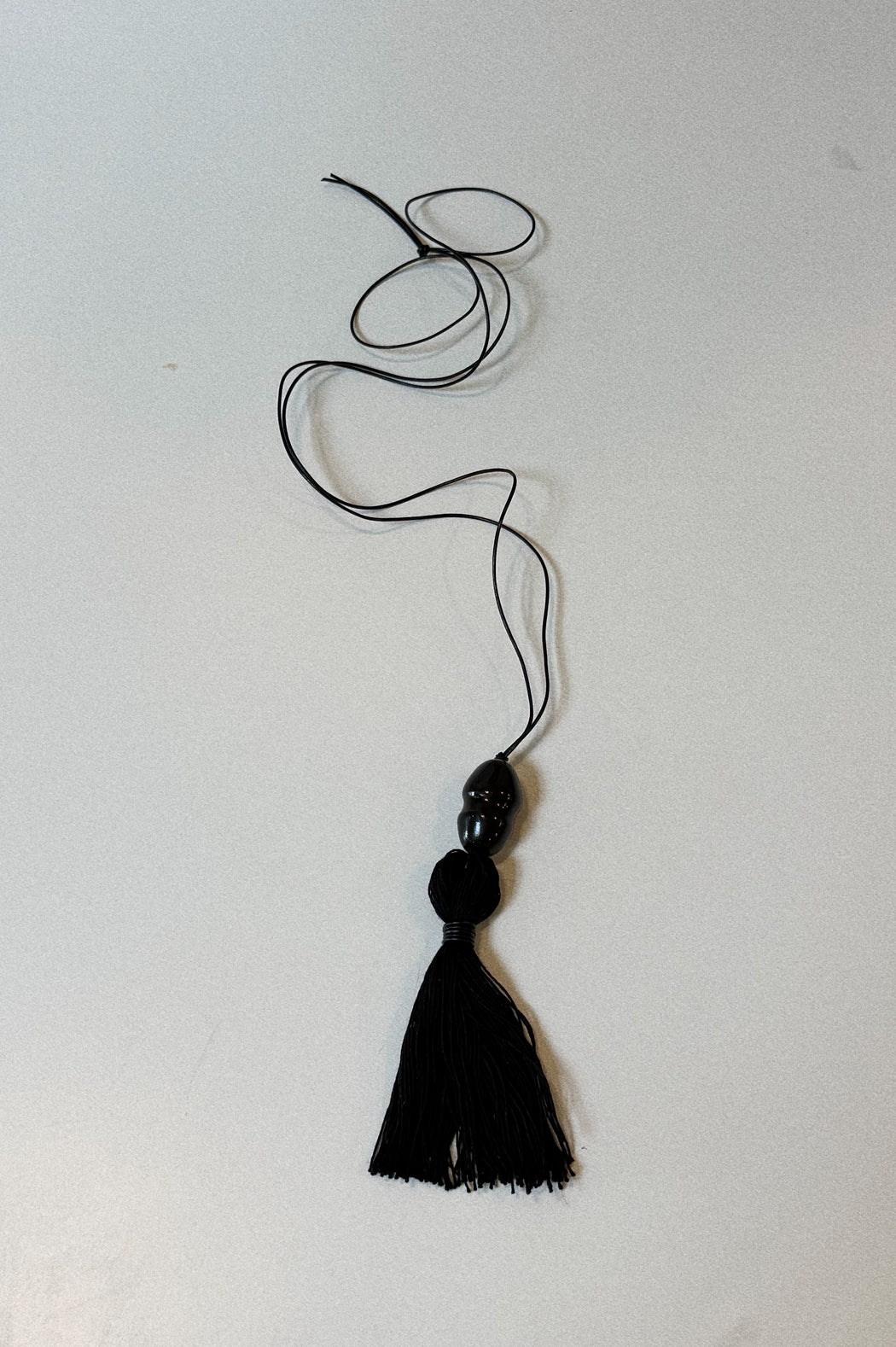 Sculpt Tassel Necklace | Black