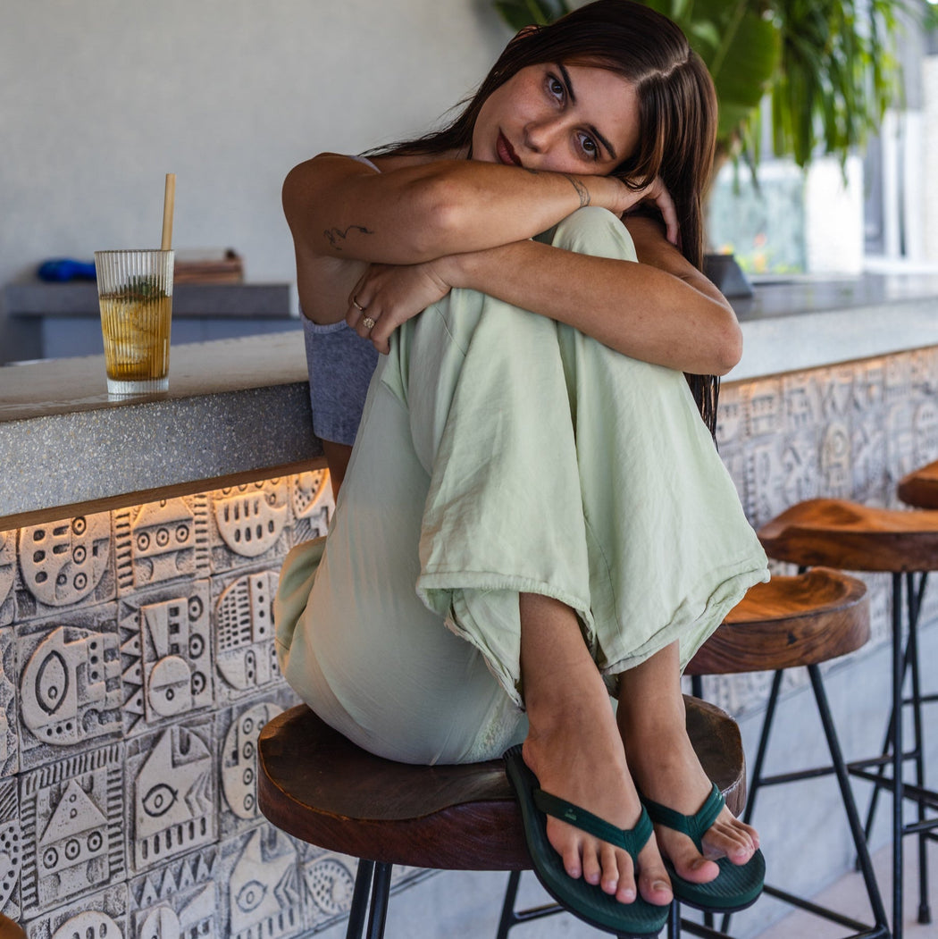Easy Living Flip Flops  | Leaf