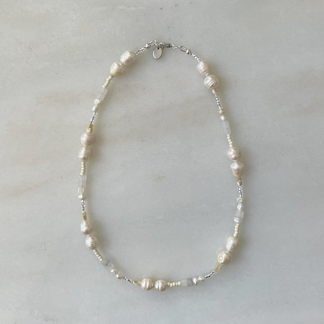 MIXED PEARLY NECKLACE