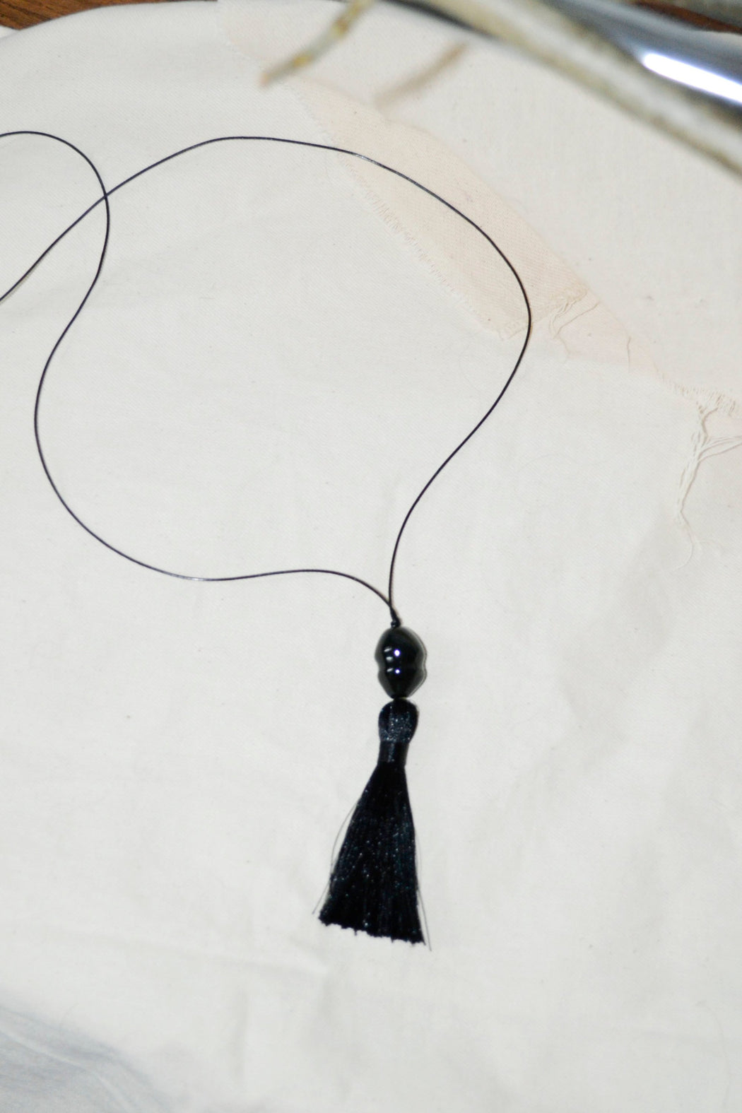 Sculpt Tassel Necklace | Black