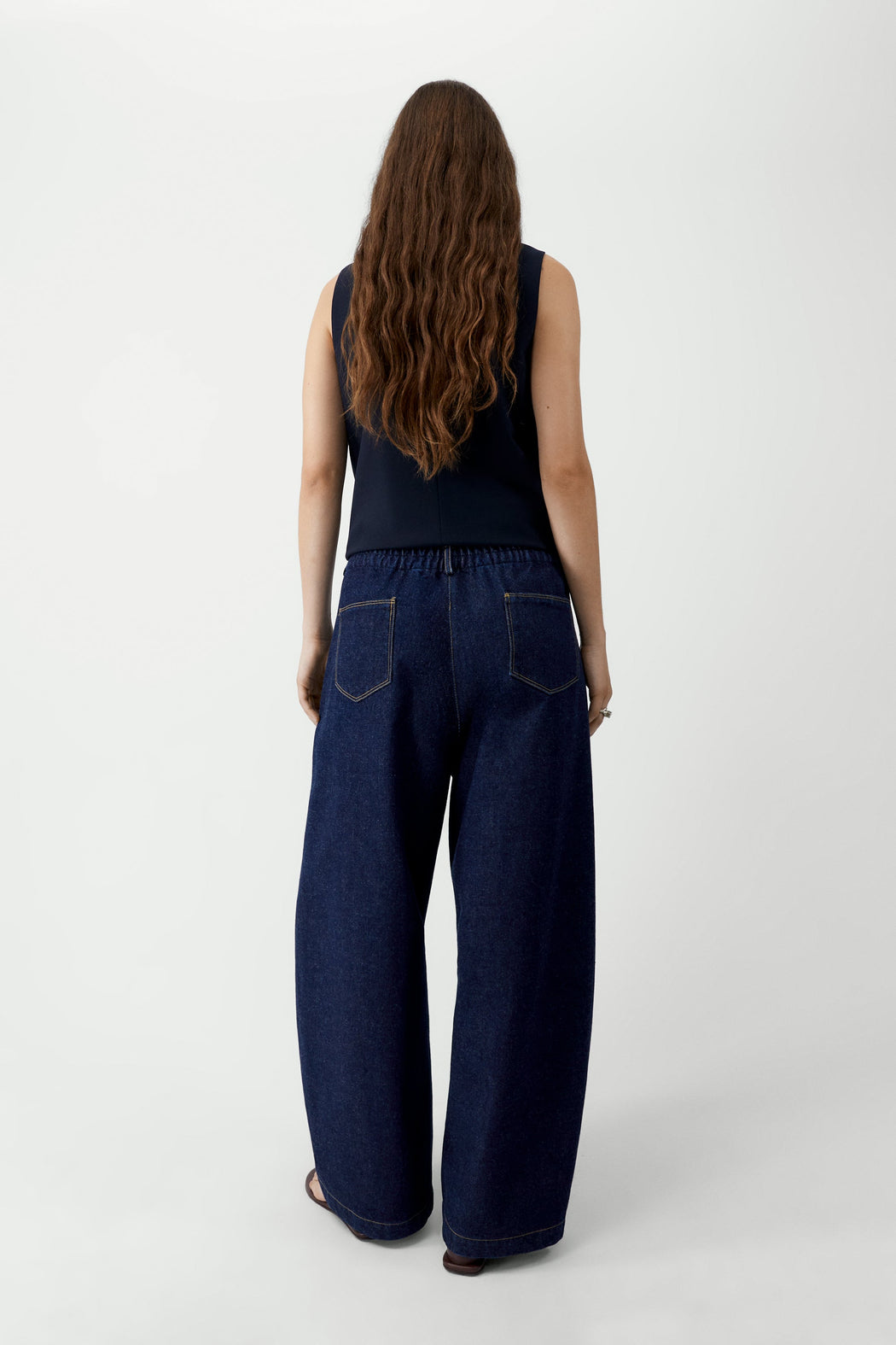 CURVED BAGGY JEANS | INDIGO